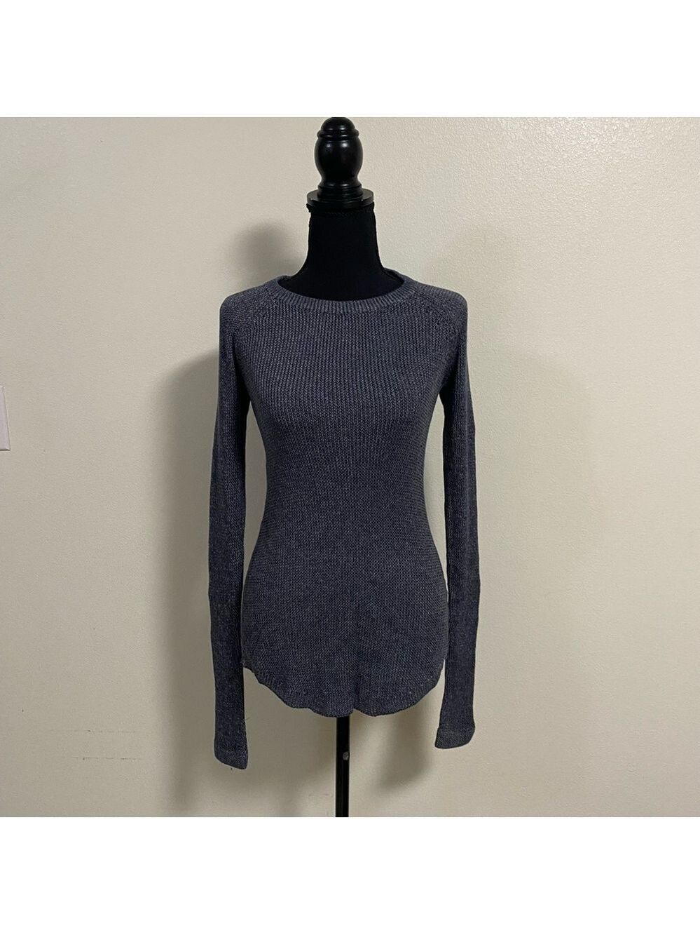 Lululemon sweater Womens size 4 Gray Cabin Yogi Sweater merino wool